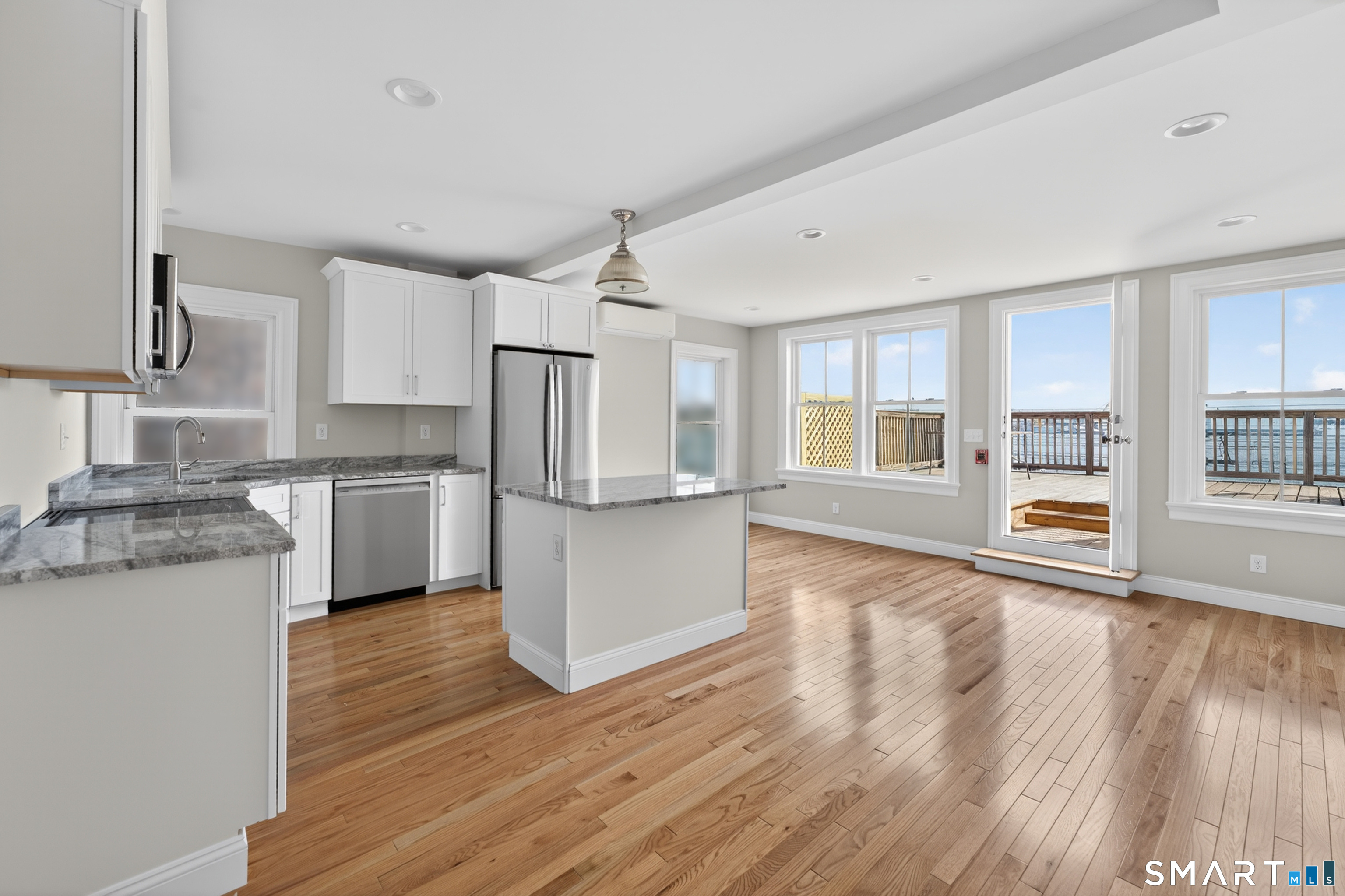 138 Bank Street New London CT 06320