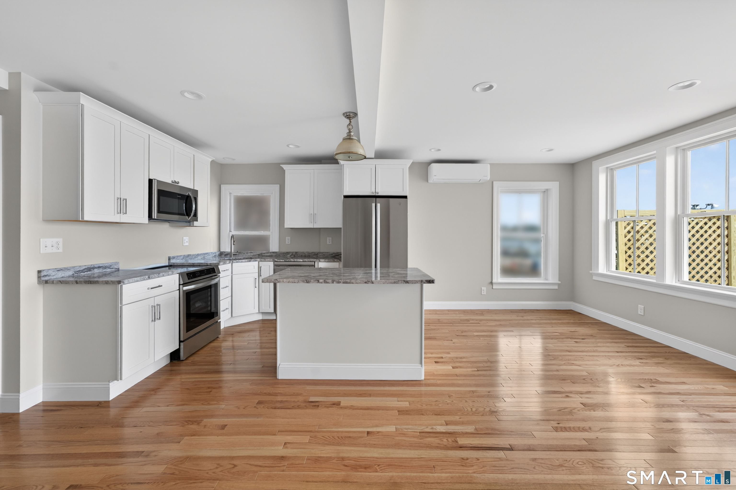138 Bank Street New London CT 06320