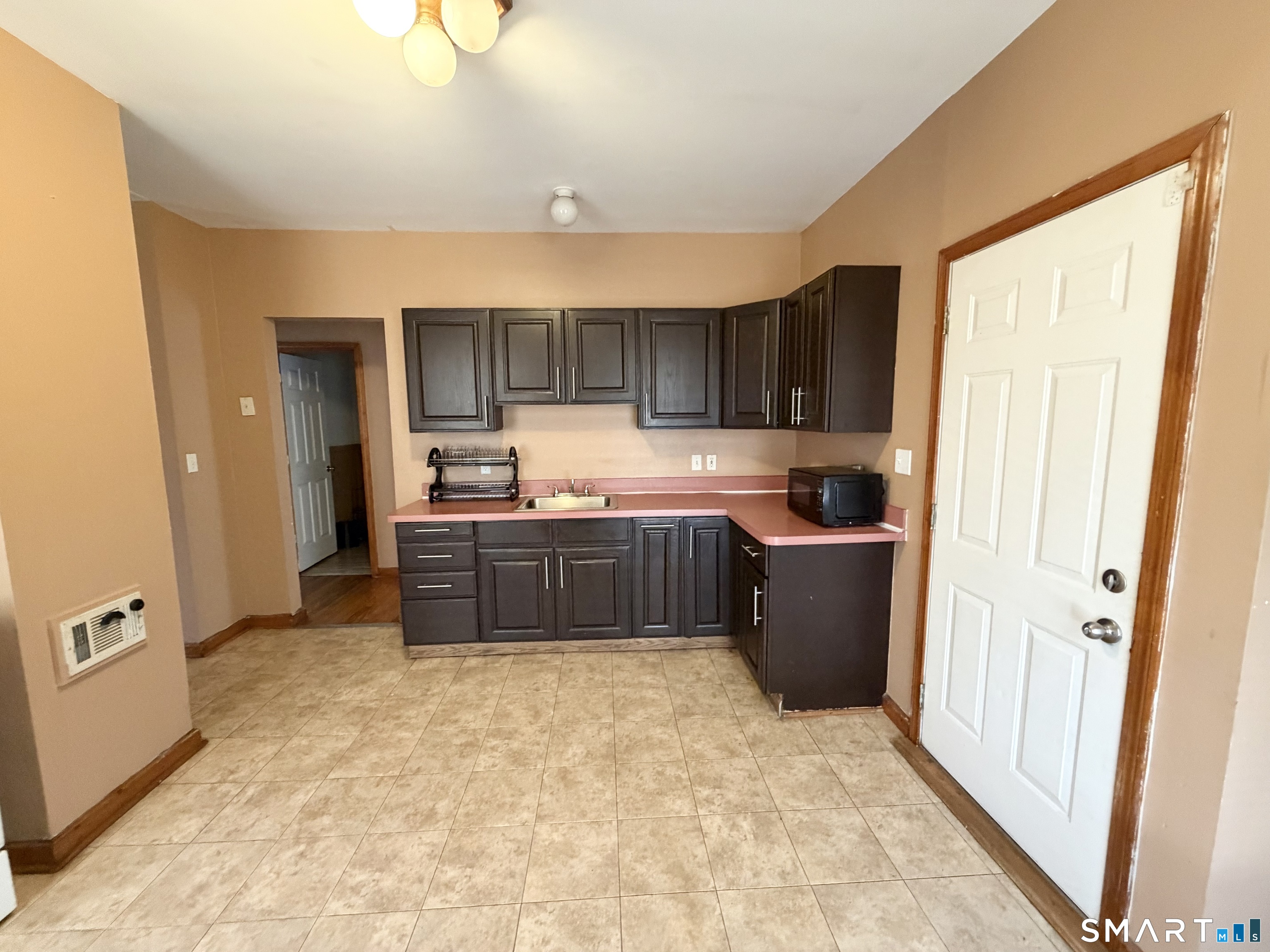 1662 Fairfield Avenue Bridgeport CT 06605