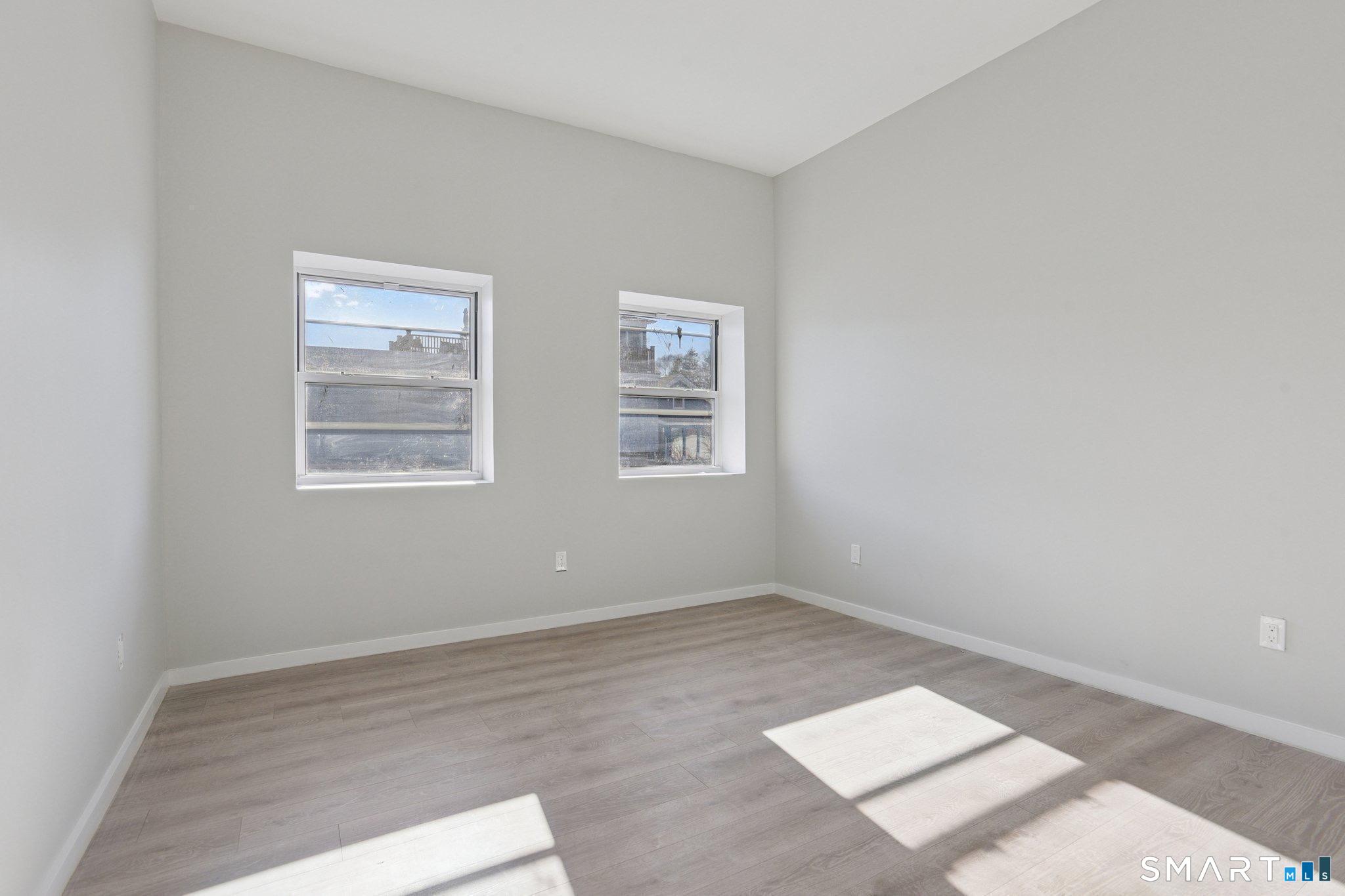 215-219 Bank Street New London CT 06320