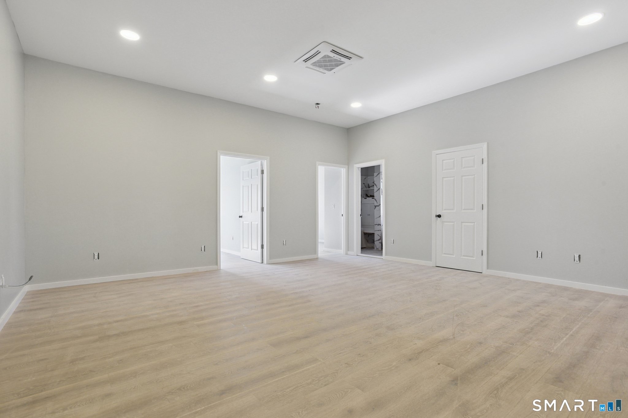 215-219 Bank Street New London CT 06320