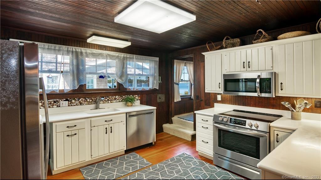 106 East Shore Avenue Groton CT 06340