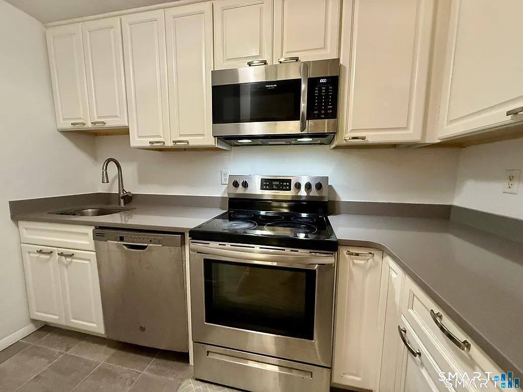 85 Wilton Crest Wilton CT 06897
