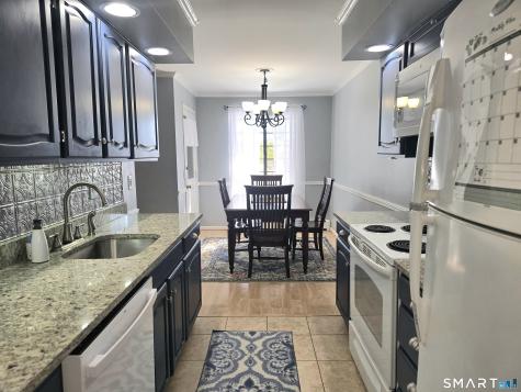 22 Essex Court Brookfield CT 06804