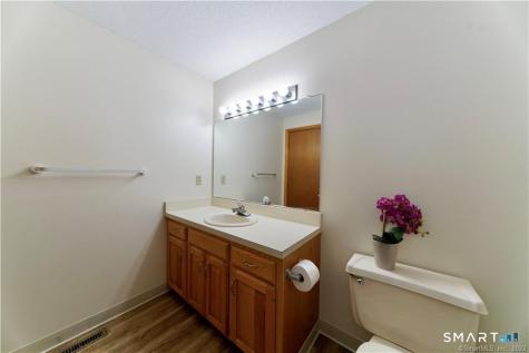 33 Ivy Lane South Windsor CT 06074