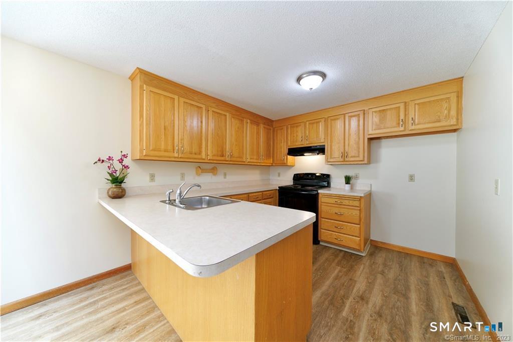 33 Ivy Lane South Windsor CT 06074