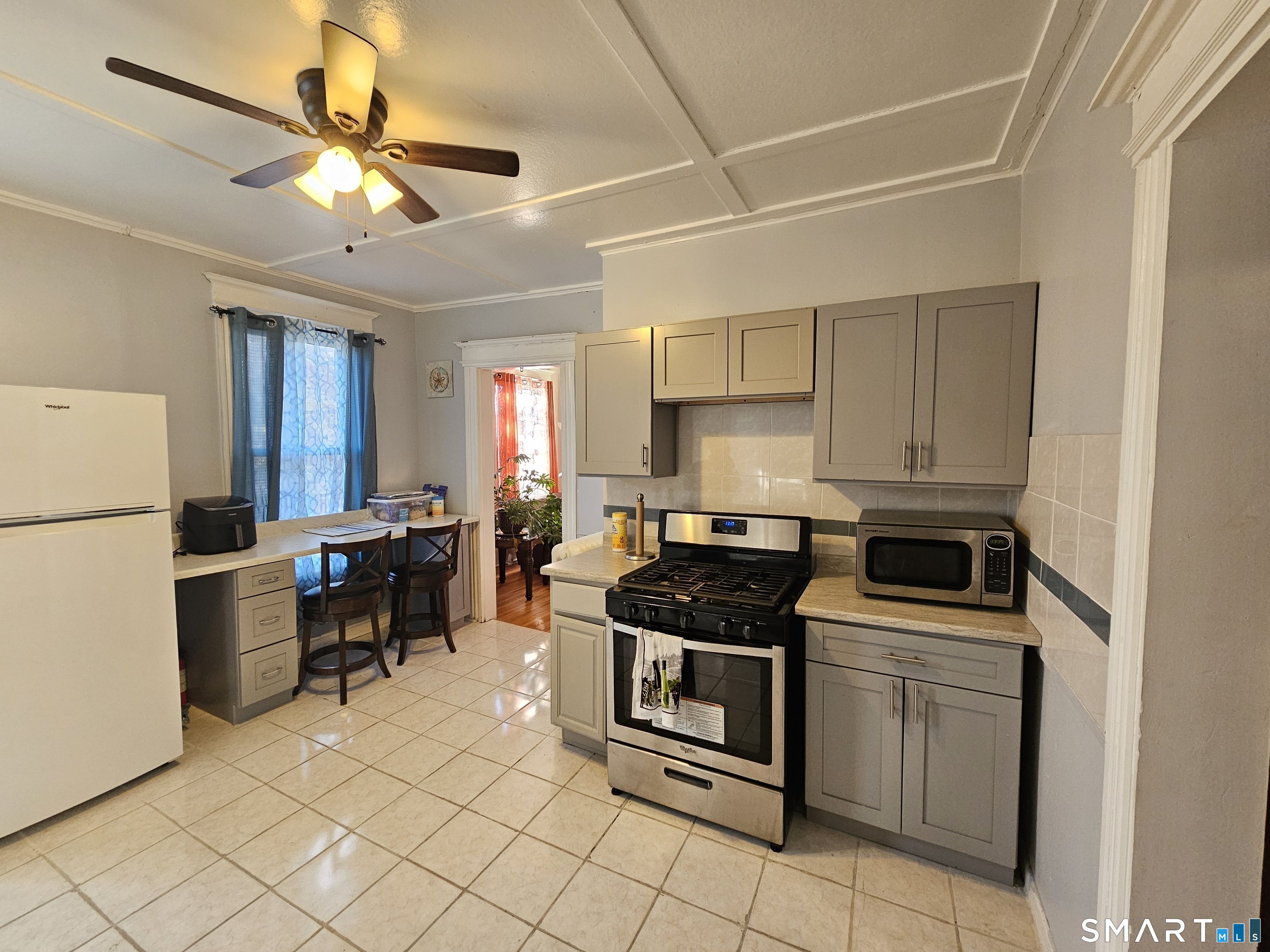 592 Laurel Avenue Bridgeport CT 06605