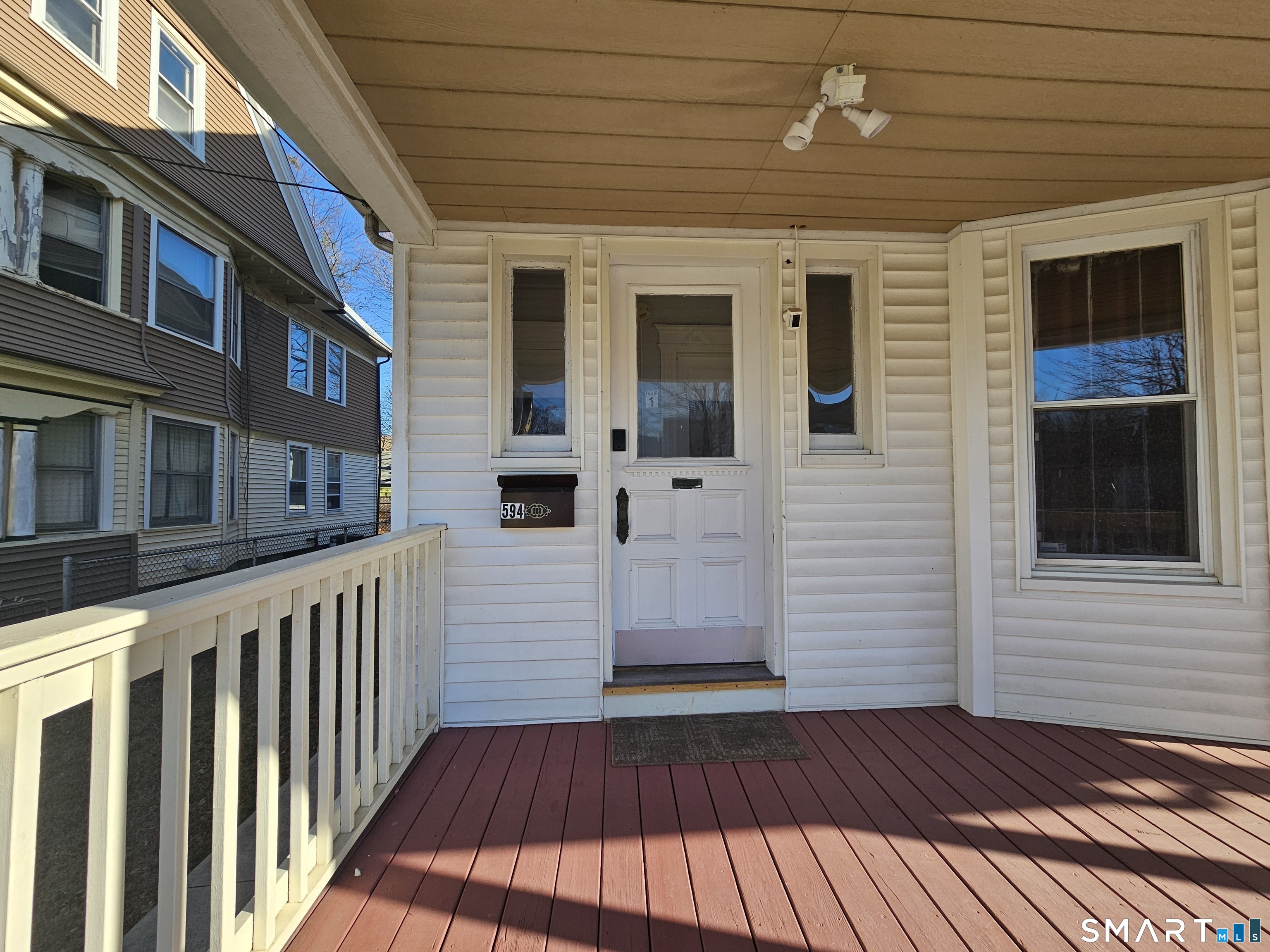 592 Laurel Avenue Bridgeport CT 06605