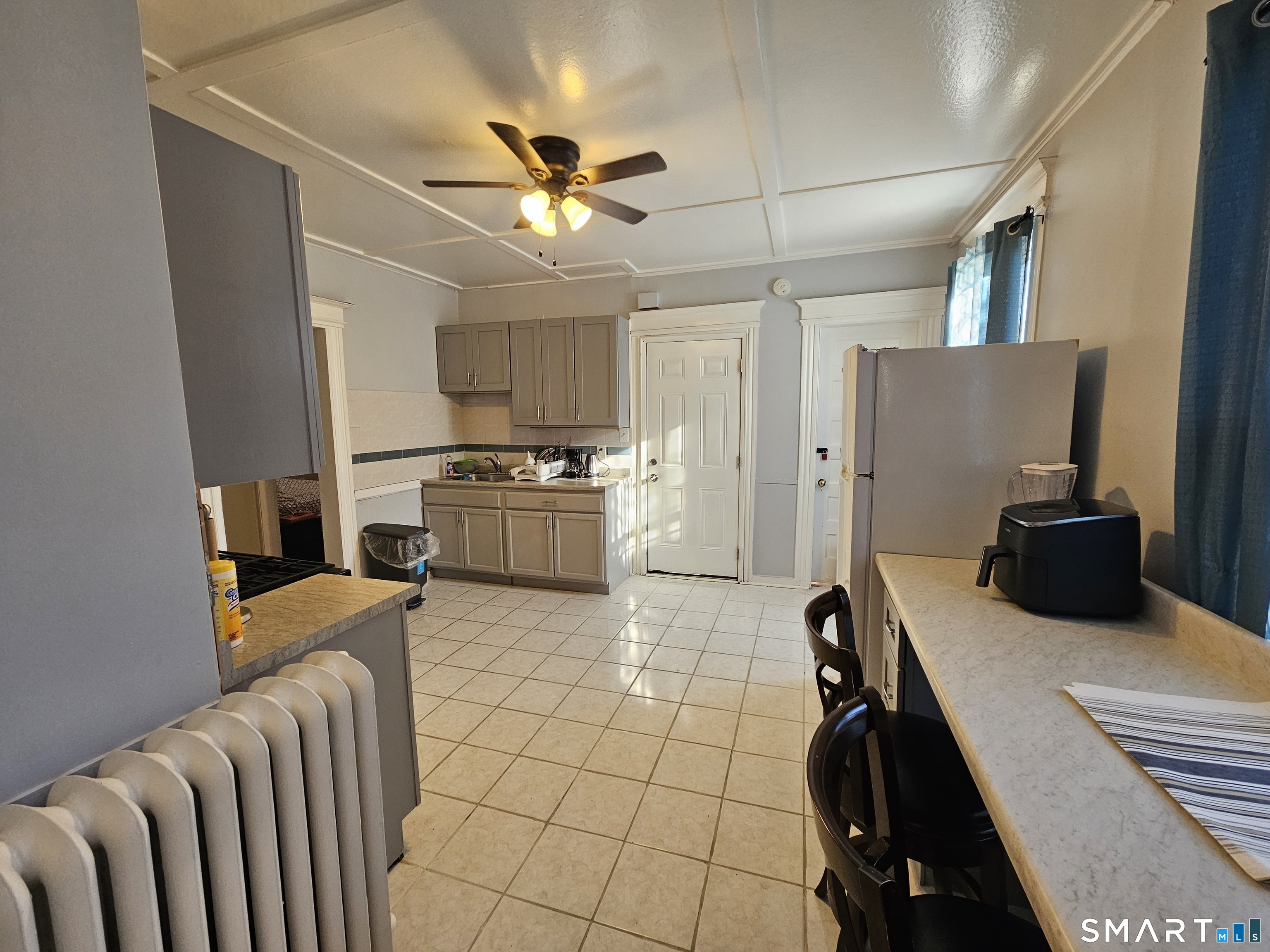 592 Laurel Avenue Bridgeport CT 06605