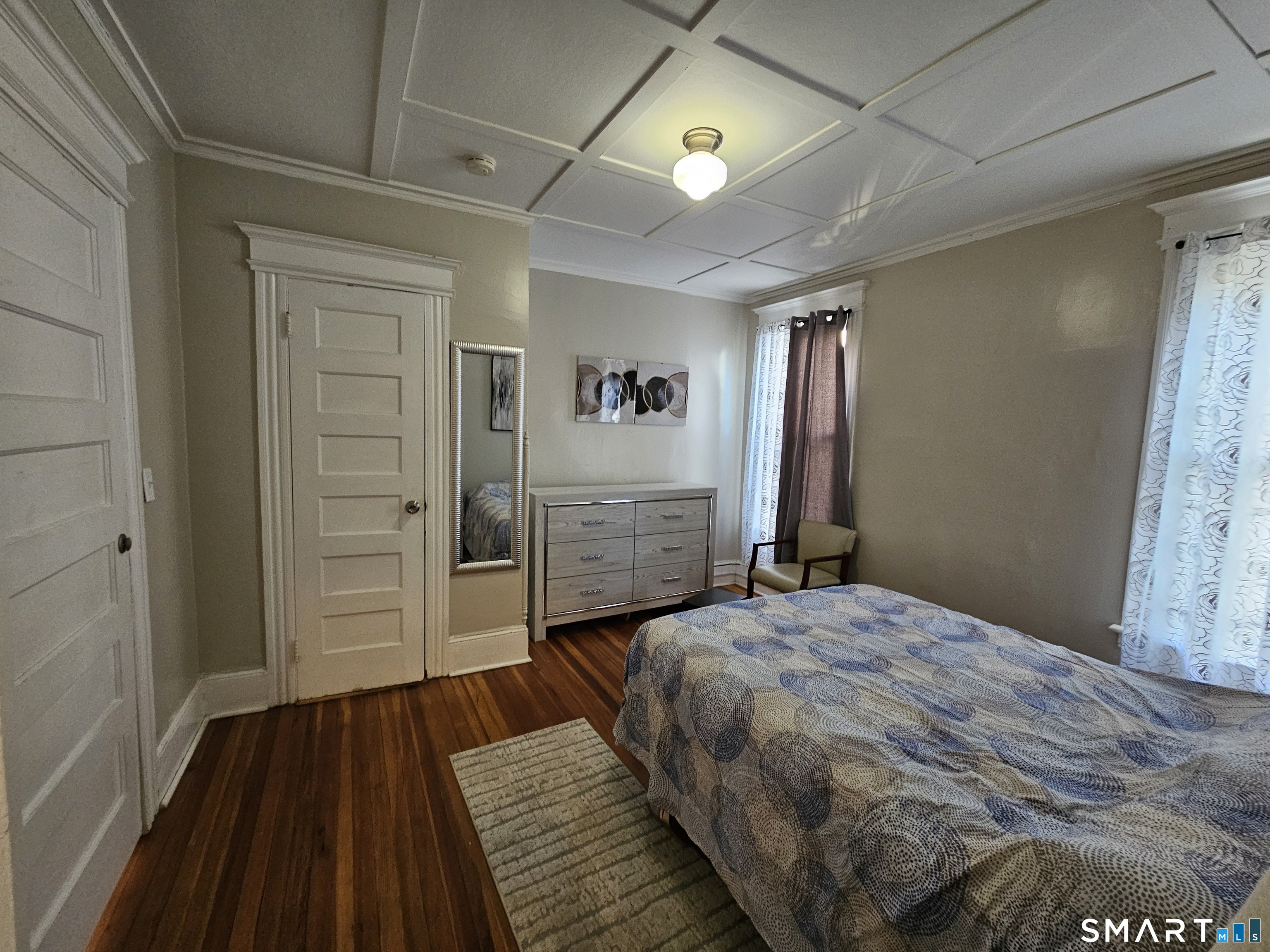 592 Laurel Avenue Bridgeport CT 06605