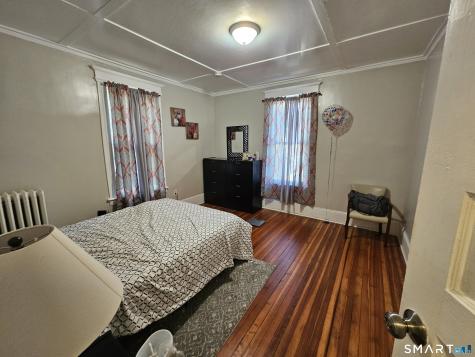 592 Laurel Avenue Bridgeport CT 06605