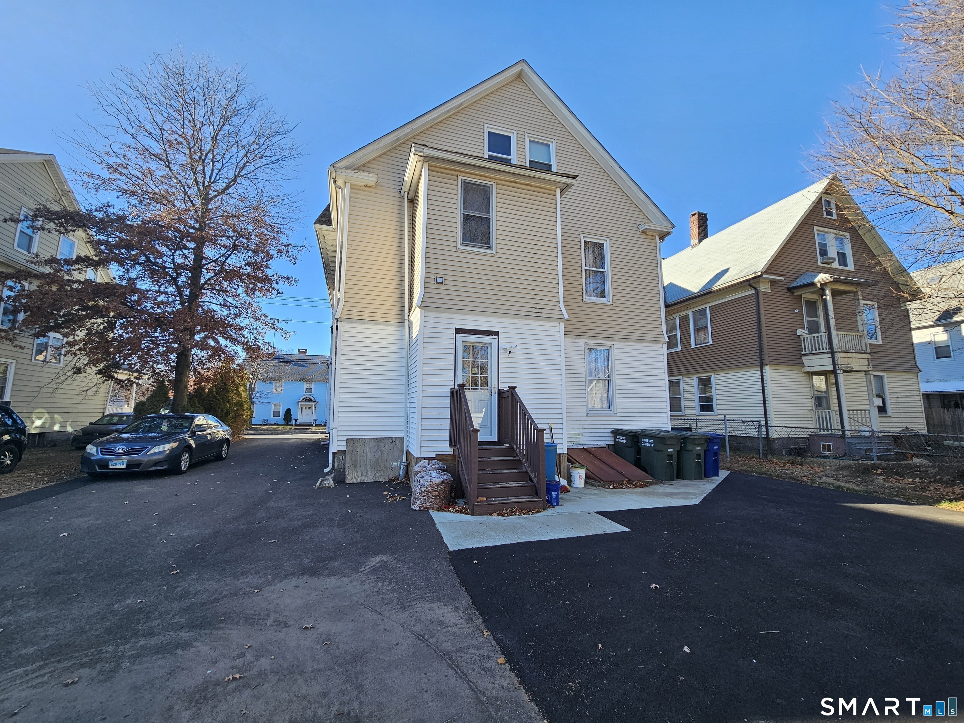 592 Laurel Avenue Bridgeport CT 06605