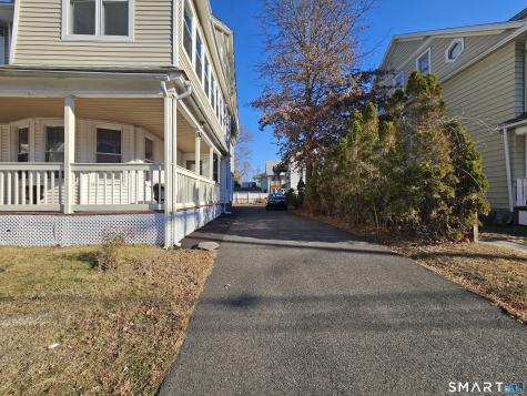592 Laurel Avenue Bridgeport CT 06605