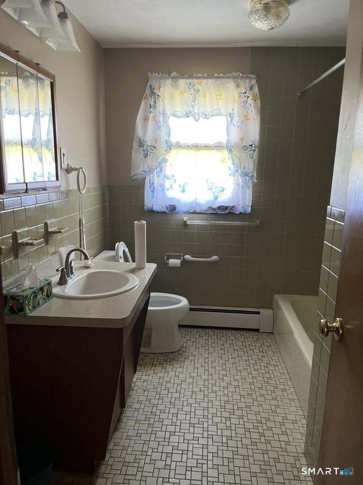 64-66 Gladden Street New Britain CT 06051
