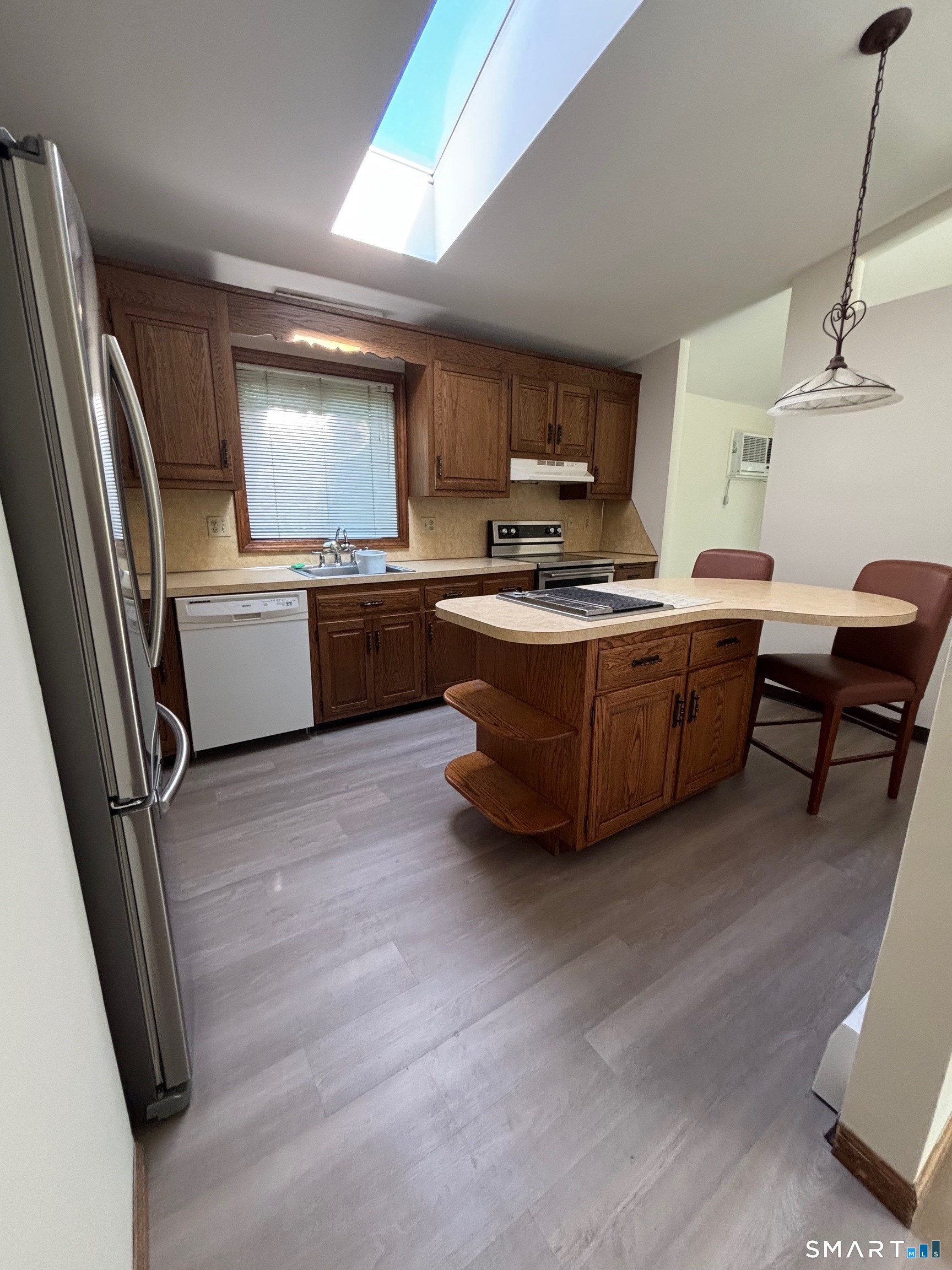 33 Lochview Drive Windsor CT 06095