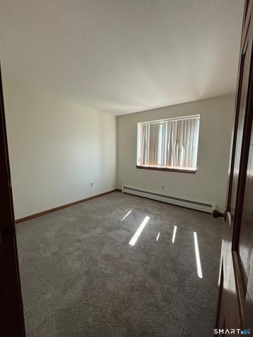33 Lochview Drive Windsor CT 06095