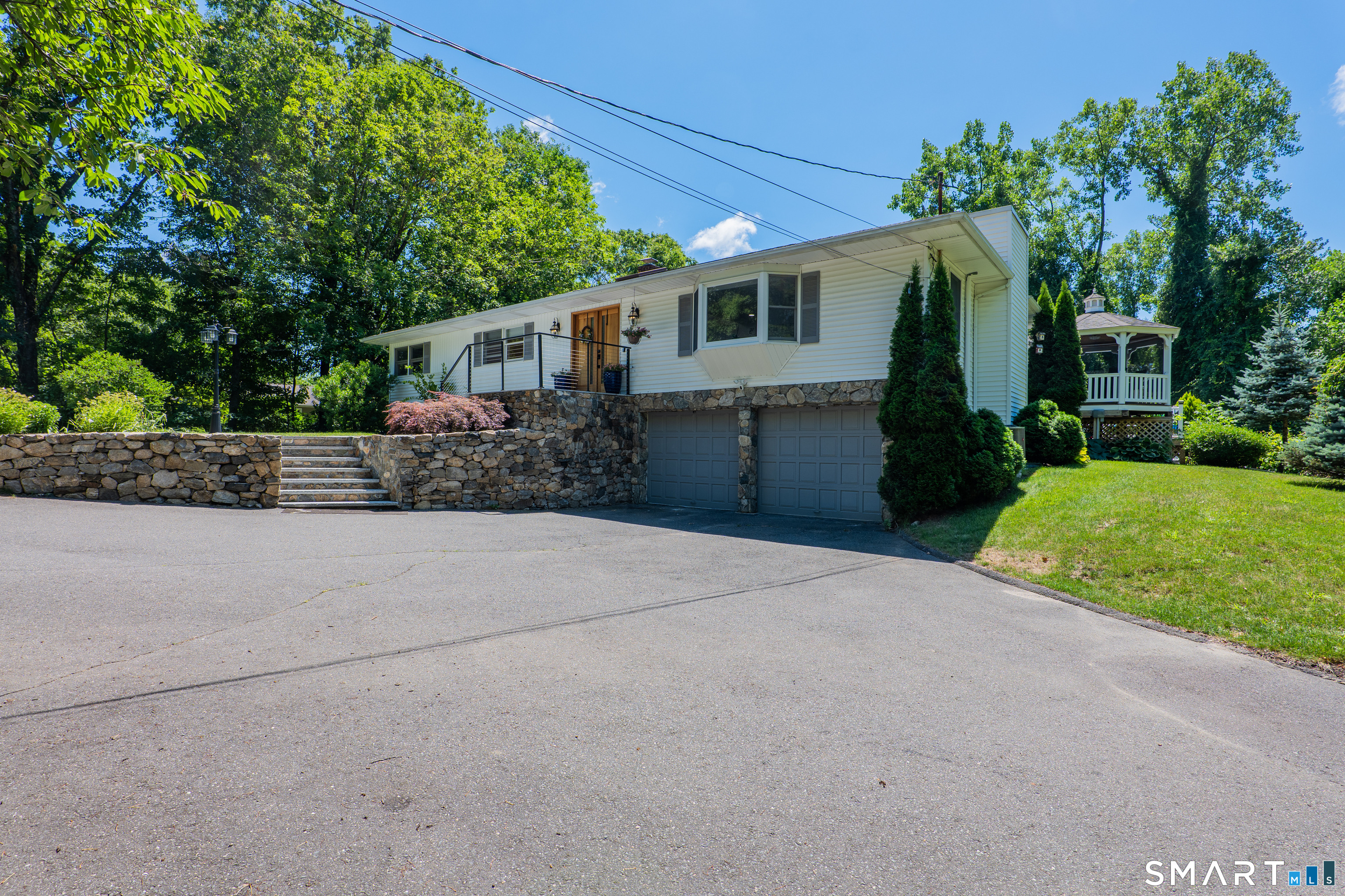 15 Farrell Road Newtown CT 06470