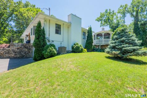 15 Farrell Road Newtown CT 06470