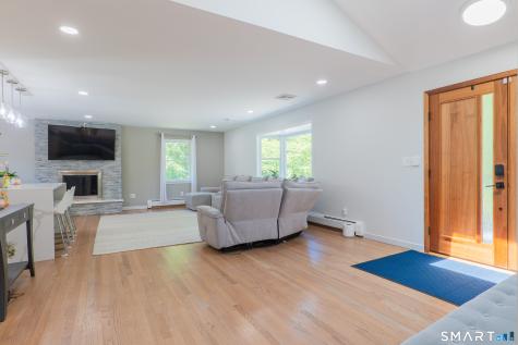 15 Farrell Road Newtown CT 06470