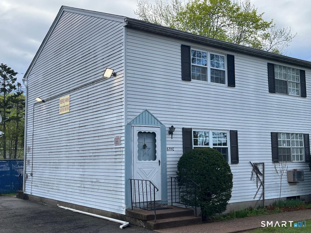 Manchester CT, 633 Center Street, Unit APT E