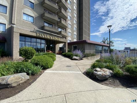 111 Dekoven Drive Middletown CT 06457