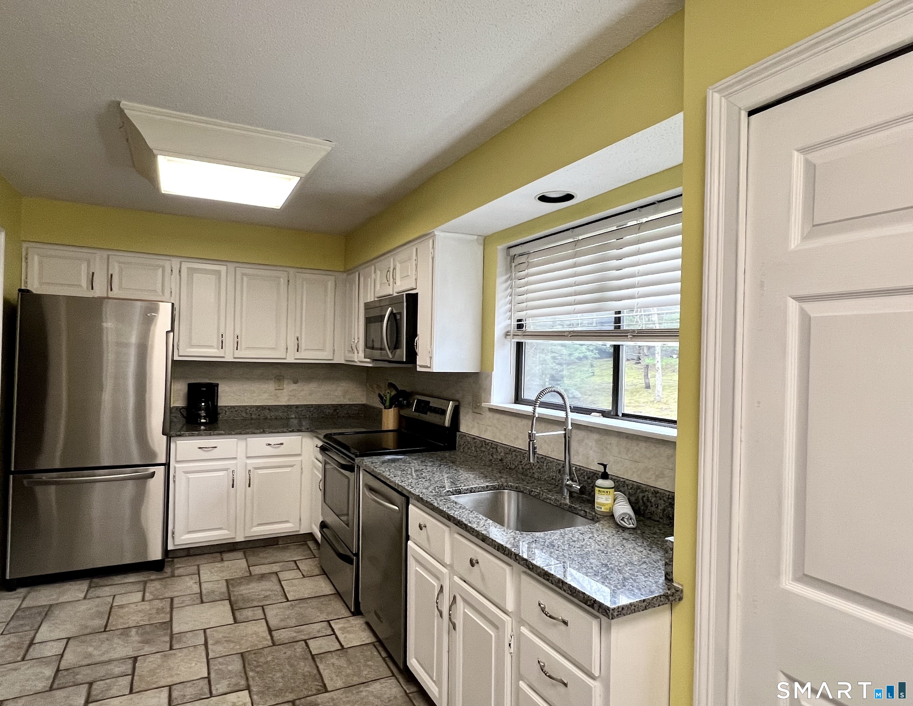 334 Conestoga Way Glastonbury CT 06033