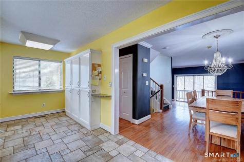 334 Conestoga Way Glastonbury CT 06033