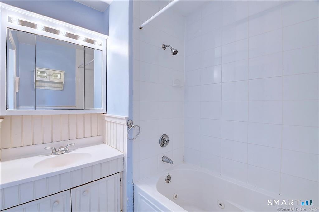 334 Conestoga Way Glastonbury CT 06033