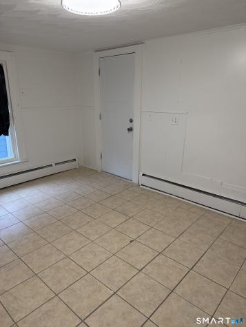 33 Pilgrim Avenue Waterbury CT 06704
