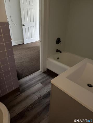 33 Pilgrim Avenue Waterbury CT 06704