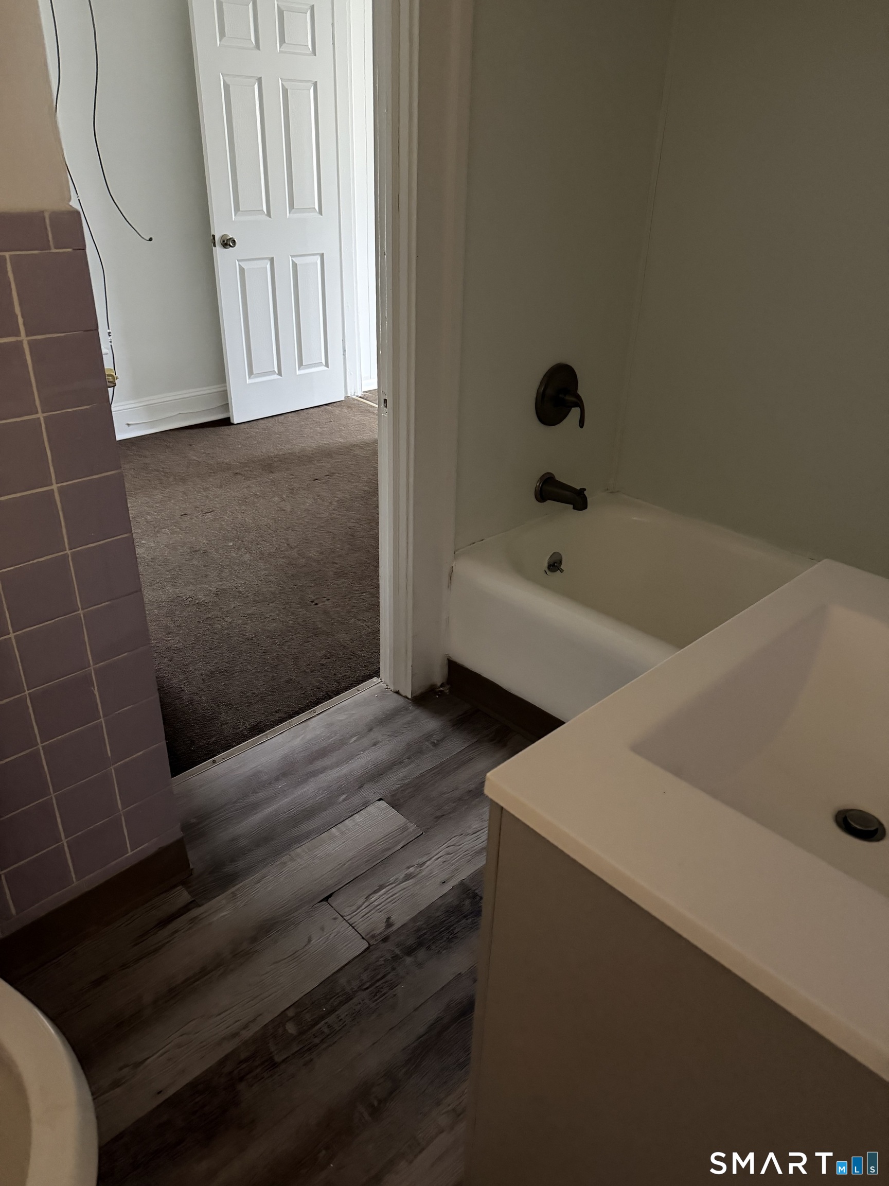 33 Pilgrim Avenue Waterbury CT 06704