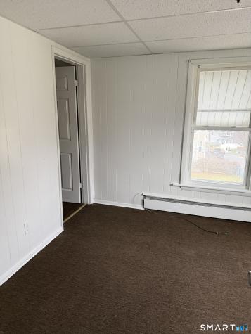 33 Pilgrim Avenue Waterbury CT 06704