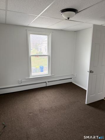 33 Pilgrim Avenue Waterbury CT 06704