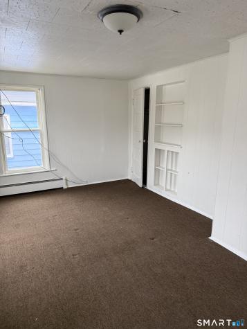 33 Pilgrim Avenue Waterbury CT 06704