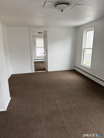 33 Pilgrim Avenue Waterbury CT 06704