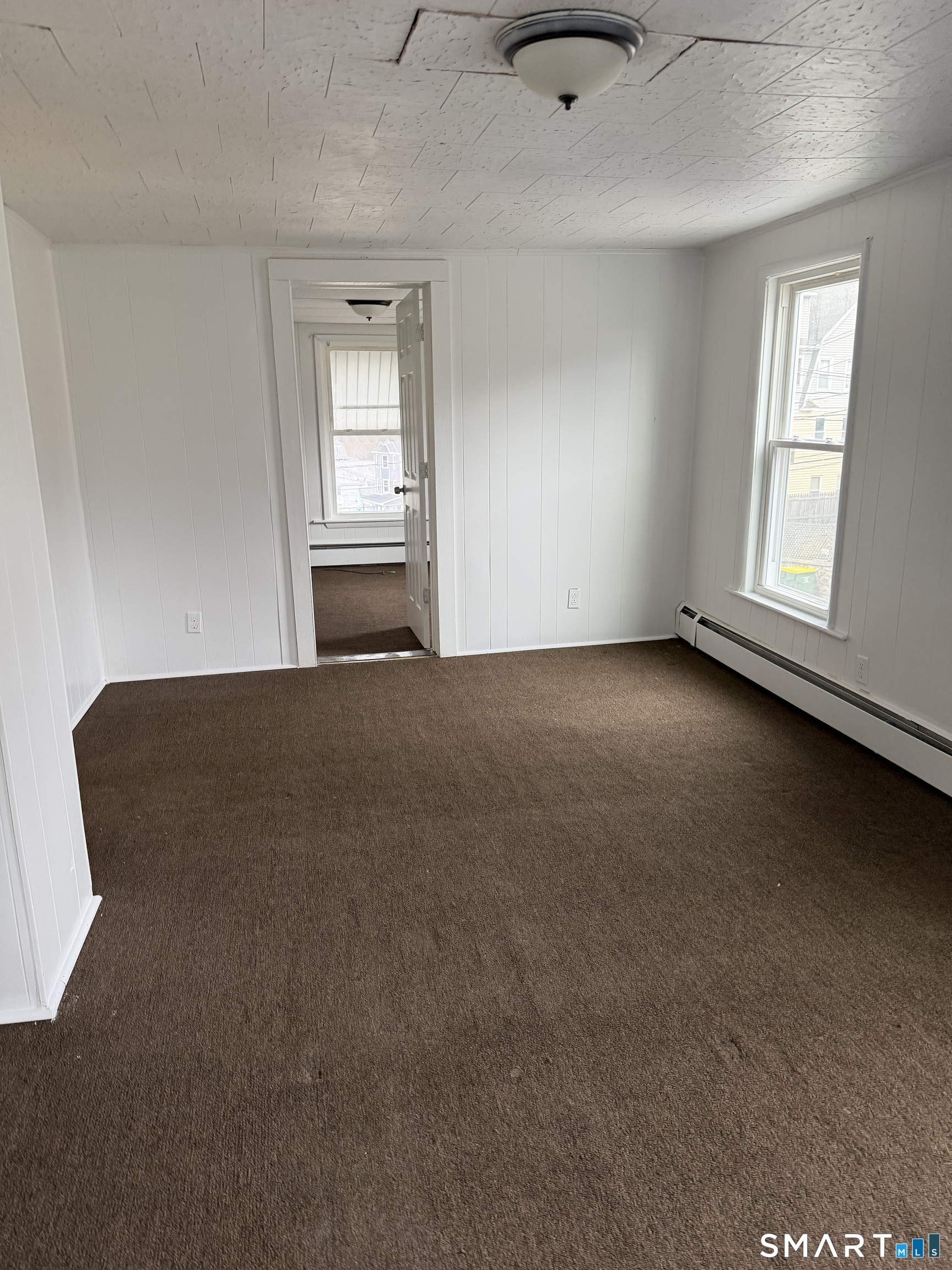 33 Pilgrim Avenue Waterbury CT 06704