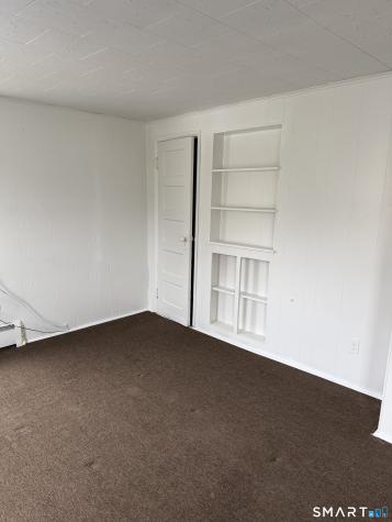 33 Pilgrim Avenue Waterbury CT 06704