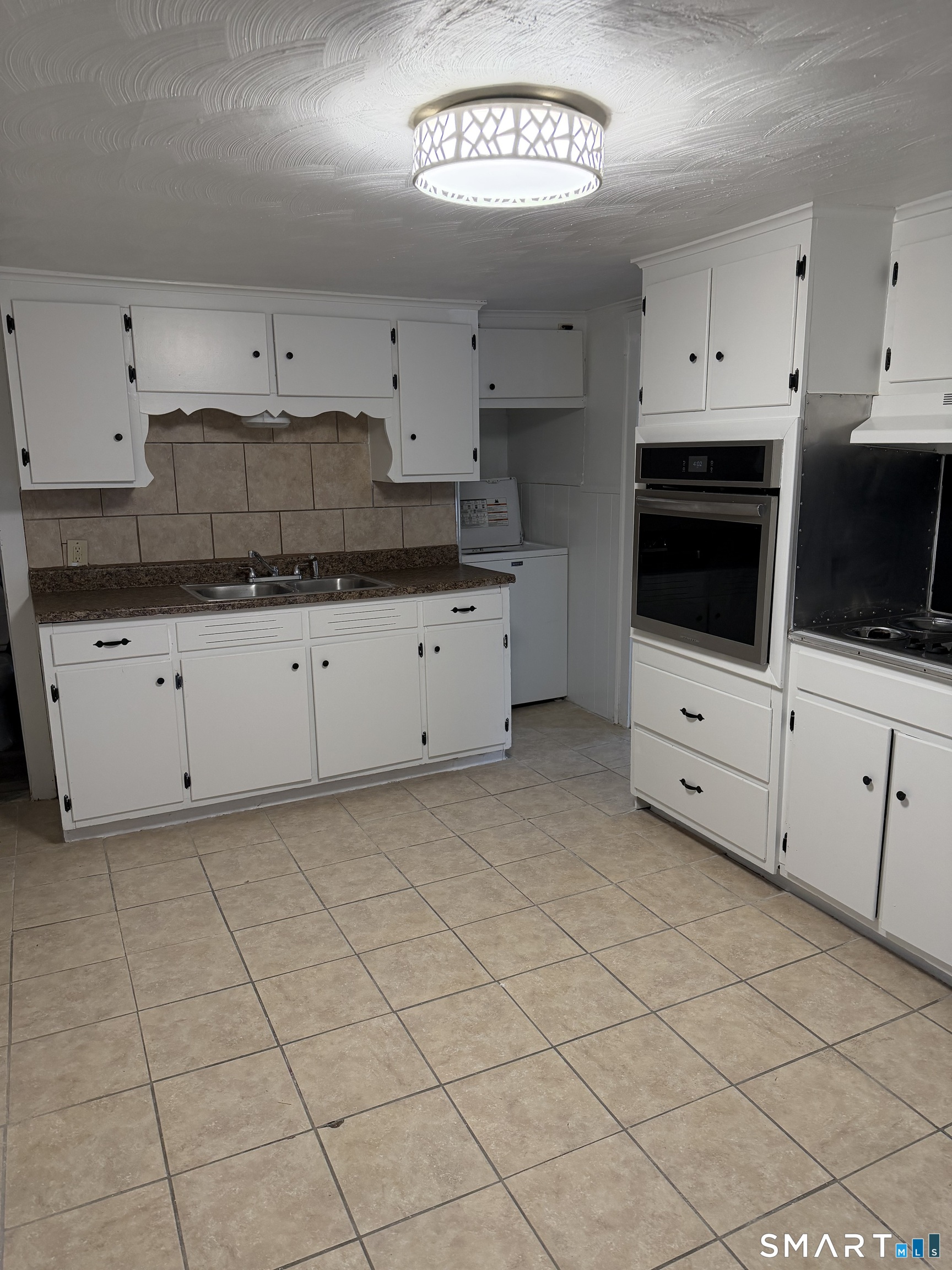 33 Pilgrim Avenue Waterbury CT 06704
