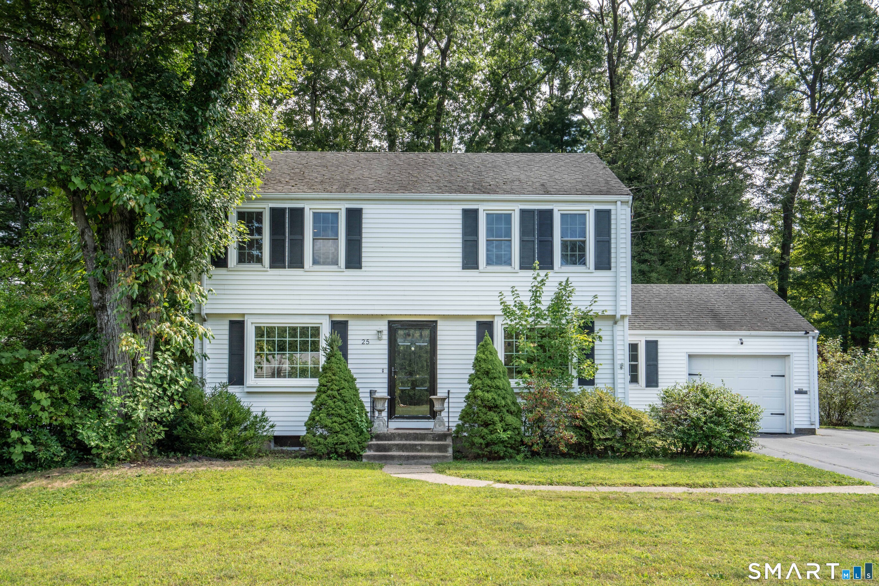 25 Greensview Drive West Hartford CT 06107