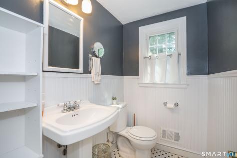 25 Greensview Drive West Hartford CT 06107