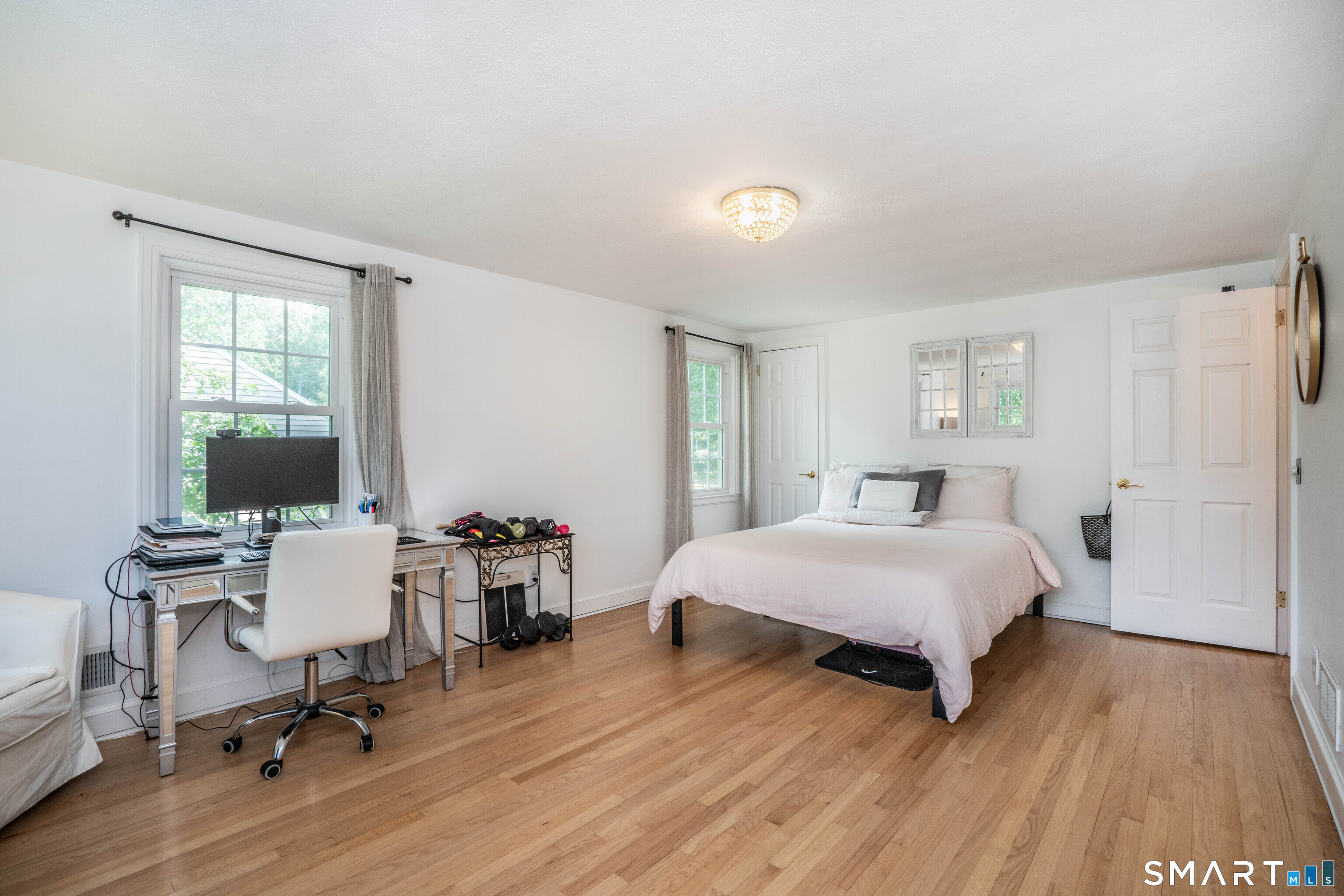 25 Greensview Drive West Hartford CT 06107