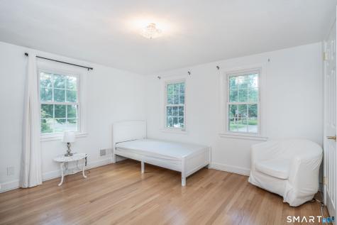 25 Greensview Drive West Hartford CT 06107