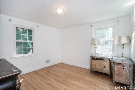 25 Greensview Drive West Hartford CT 06107