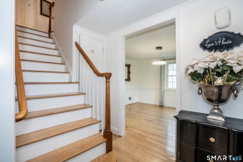 25 Greensview Drive West Hartford CT 06107