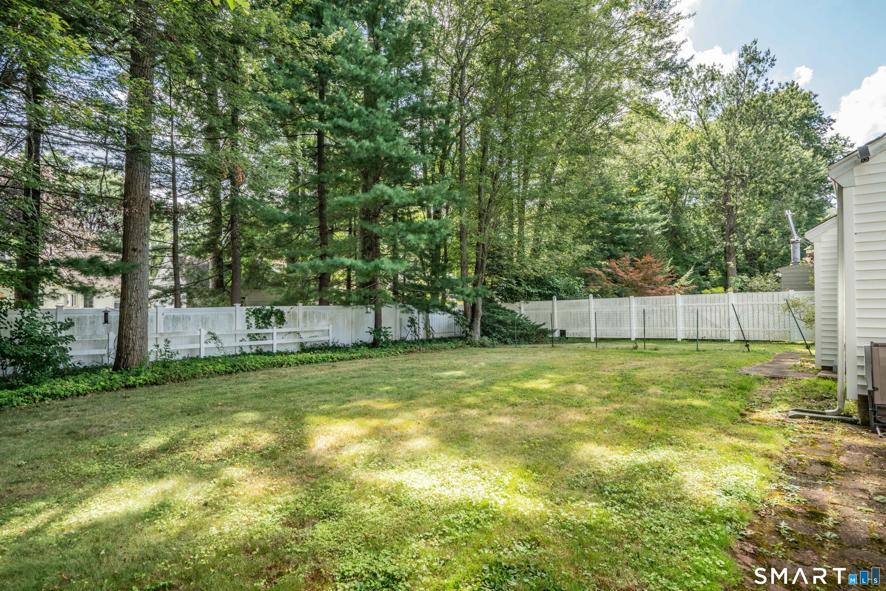 25 Greensview Drive West Hartford CT 06107