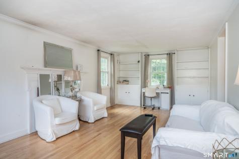 25 Greensview Drive West Hartford CT 06107