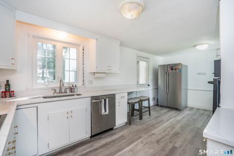 25 Greensview Drive West Hartford CT 06107