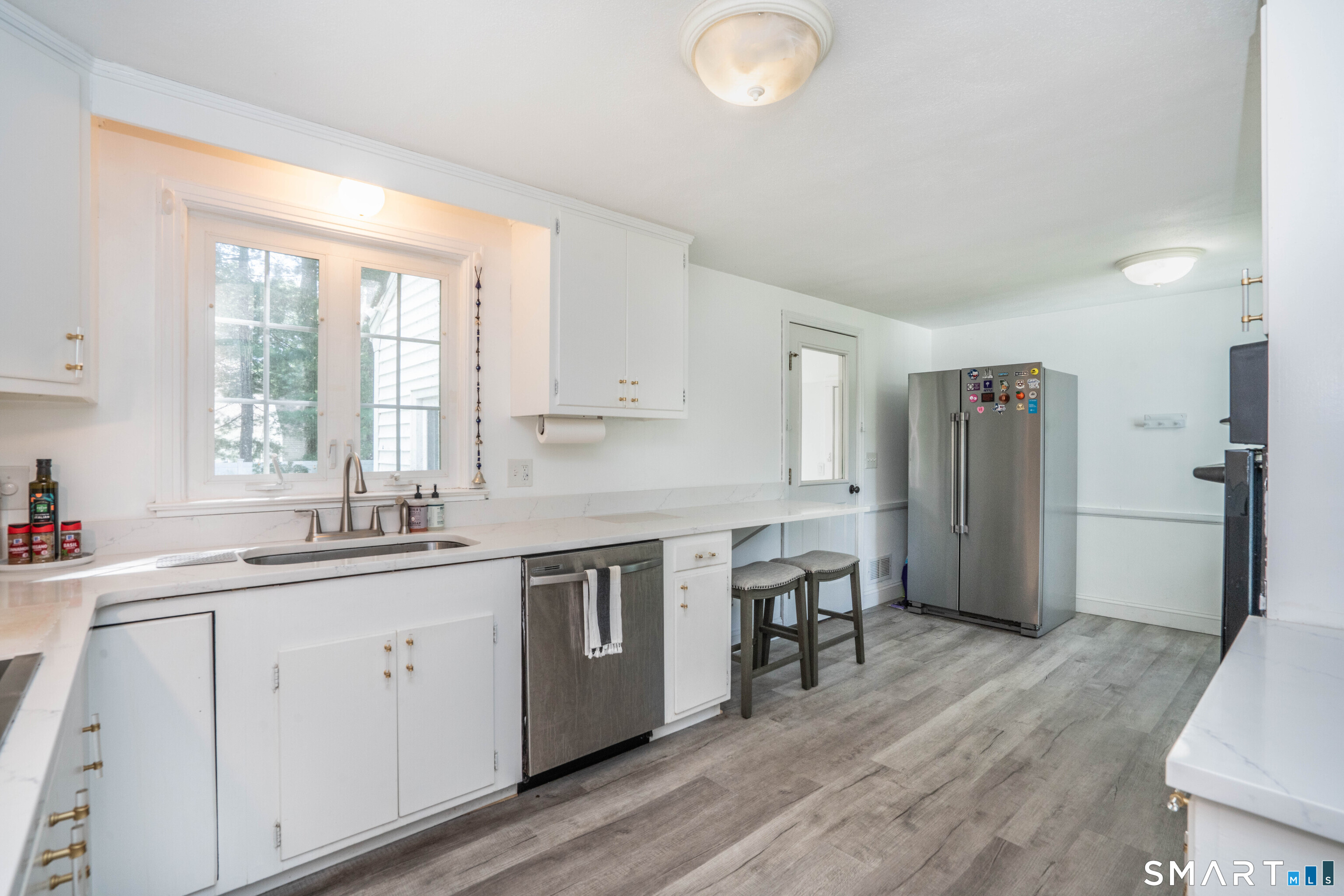 25 Greensview Drive West Hartford CT 06107