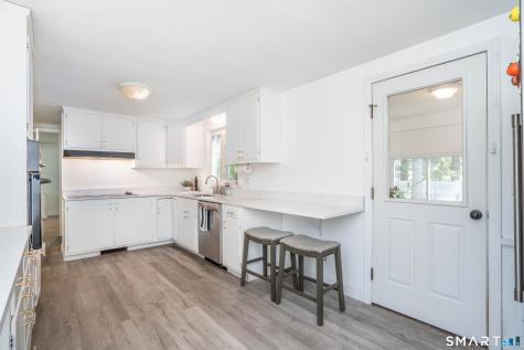 25 Greensview Drive West Hartford CT 06107