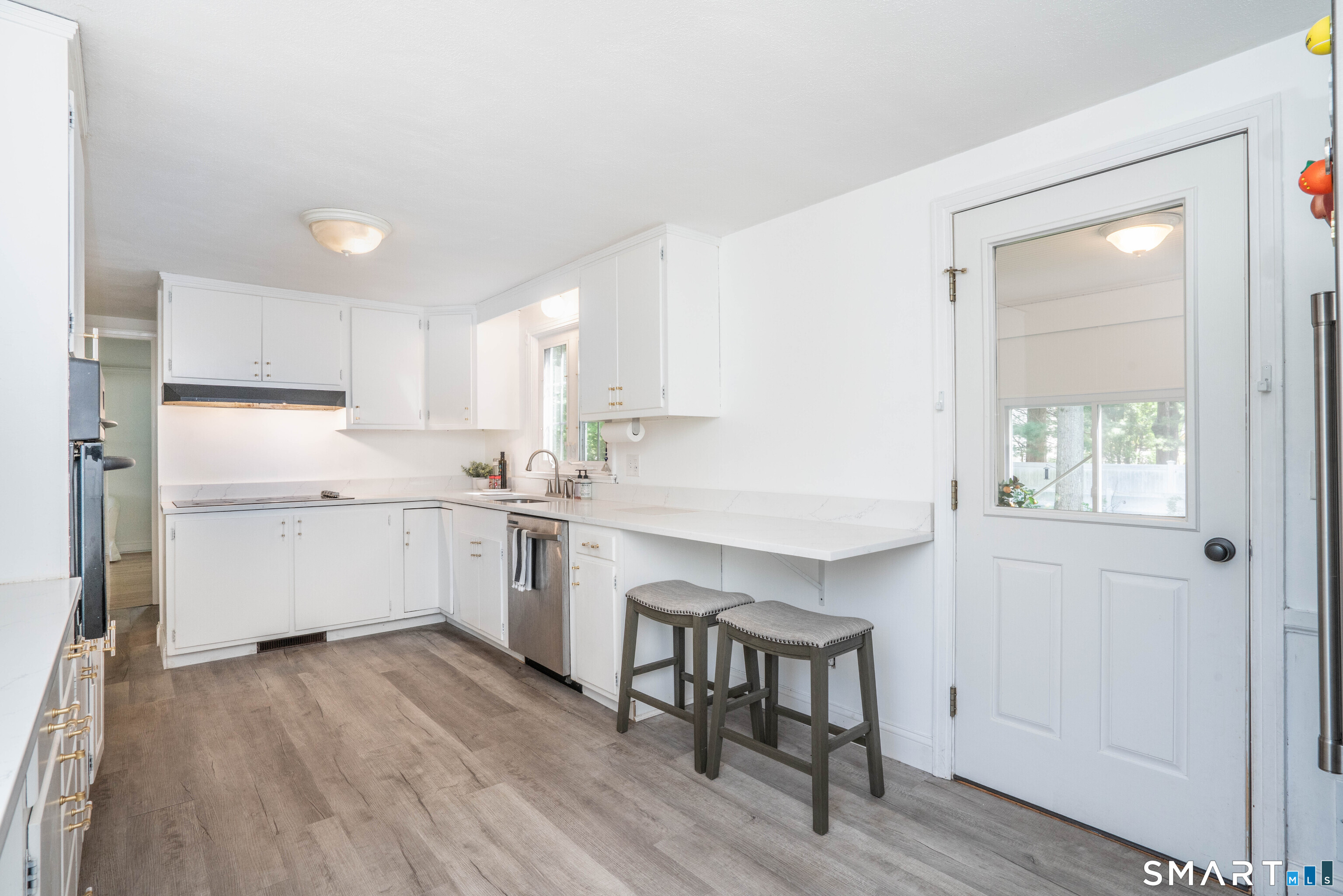 25 Greensview Drive West Hartford CT 06107